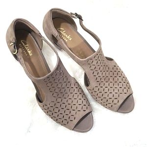 CLARKS TAN ARTISAN SANDALS WITH HEEL